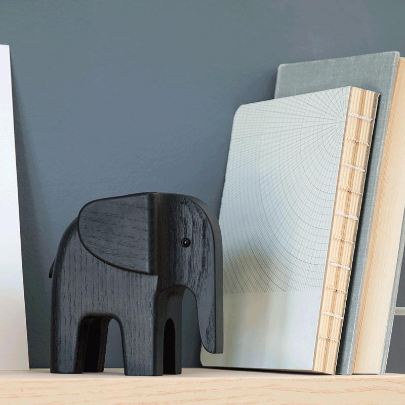 Elefant, sortbejset fra Novoform