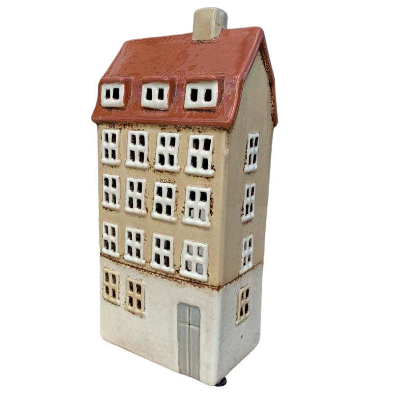 Keramik hus, beige, 24 cm fra Det Gamle Apotek