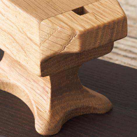 Gave til smeden smukt i træ