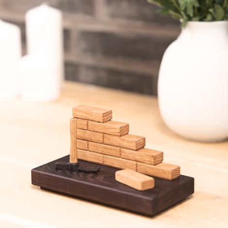 Gave til mureren smukt i træ