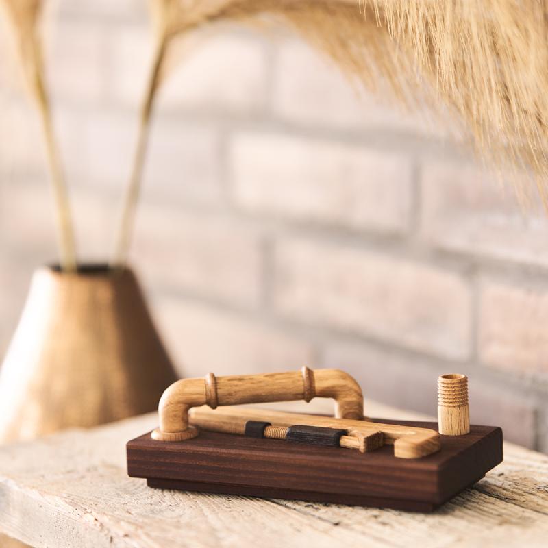 Gave til VVS'eren smukt i træ