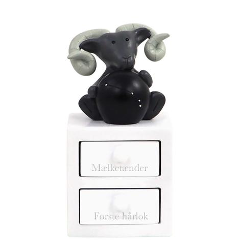 Første tand og hårlok Stjernetegn Vædderen fra Kids by Friis