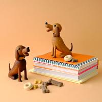 Hundene Bella og Buster fra Lucie Kaas