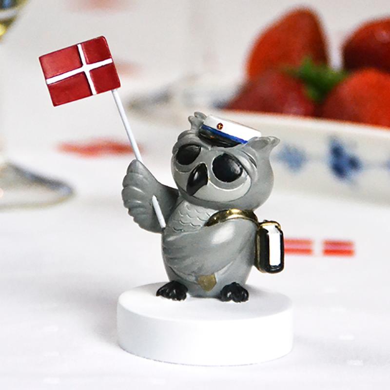 Studentgave, Ugle med bog, flag og blå hue