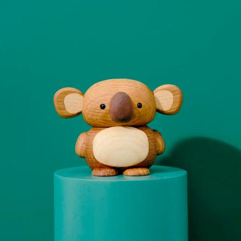 Kozi Koala, træfigur, egetræ og valnød fra Lucie Kaas