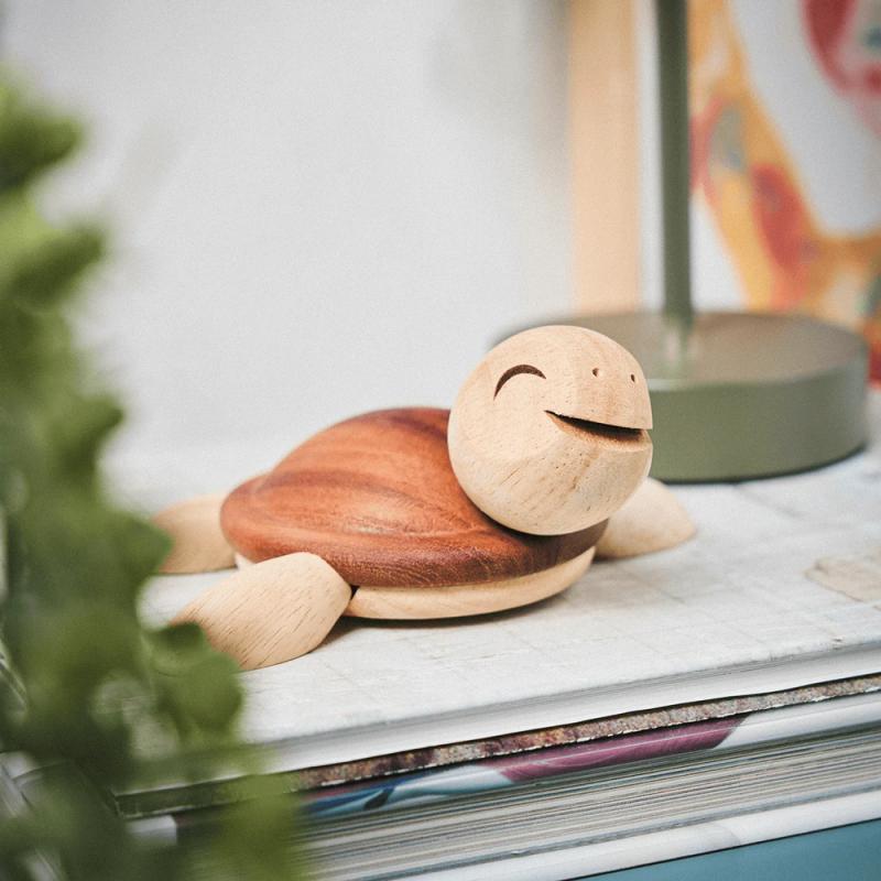 Skilpadden Henry, The small Turtle, 12 cm fra FableWood